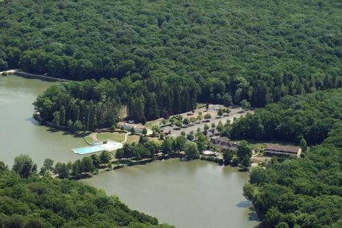 La Commune de Contrexéville réfléchit au développement du site des Lacs de la Folie