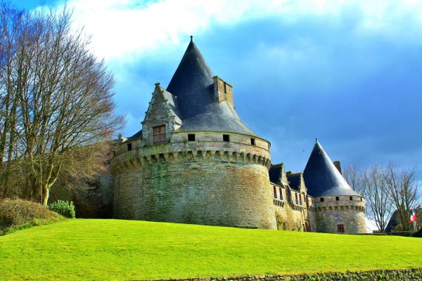 Pontivy Communauté (56) recherche un opérateur pour le développement et l’exploitation du nouveau camping communautaire